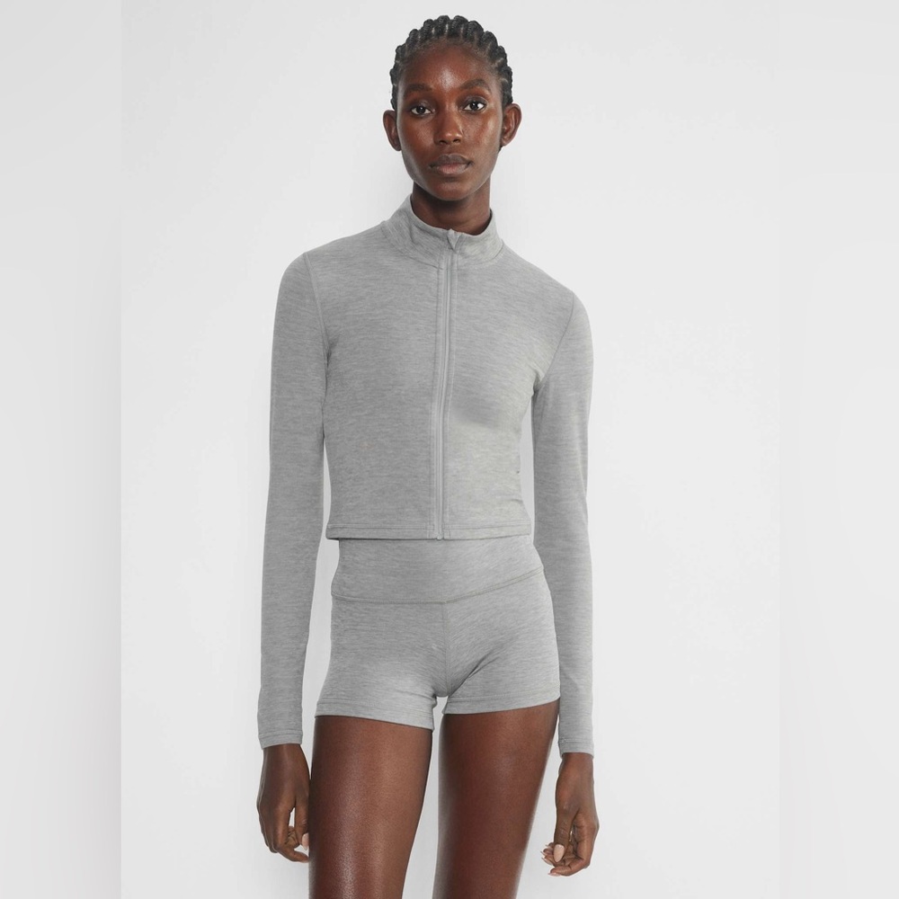 Aritzia Golden Butter Limit Longsleeve Zip up